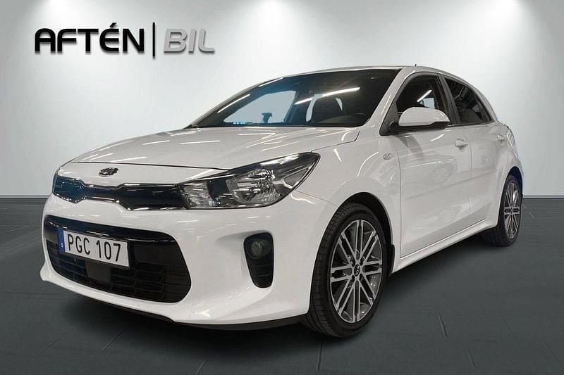 Vit Begagnad 2017 Kia Rio Advance Halvkombi | 99 800 kr (Bra pris) - Bild 1/3