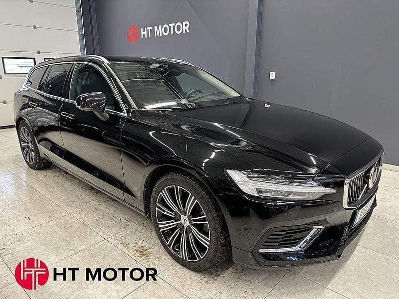 Begagnad Volvo V60 253 HK (186 kW) 2022 Svart Kombi