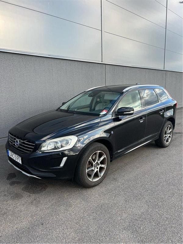 Svart Begagnad 2015 Volvo XC60 Ocean Race SUV | 115 000 kr (Lite dyr) - Bild 1/4