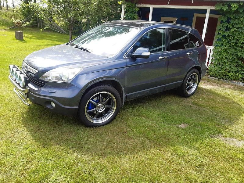 Grå Begagnad 2007 Honda CR-V SUV | 40 000 kr (Marknadspris) - Bild 1/4