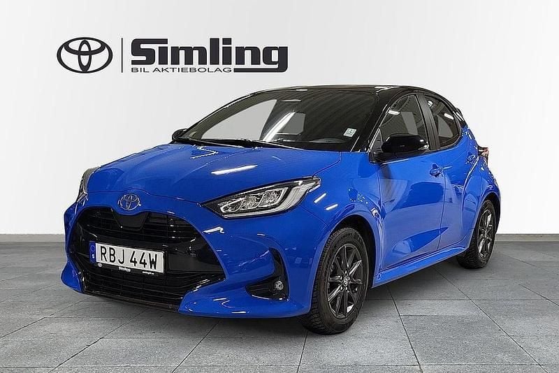 Begagnad Toyota Yaris Hybrid Edition 131 HK (96 kW) 2024 Blå Halvkombi
