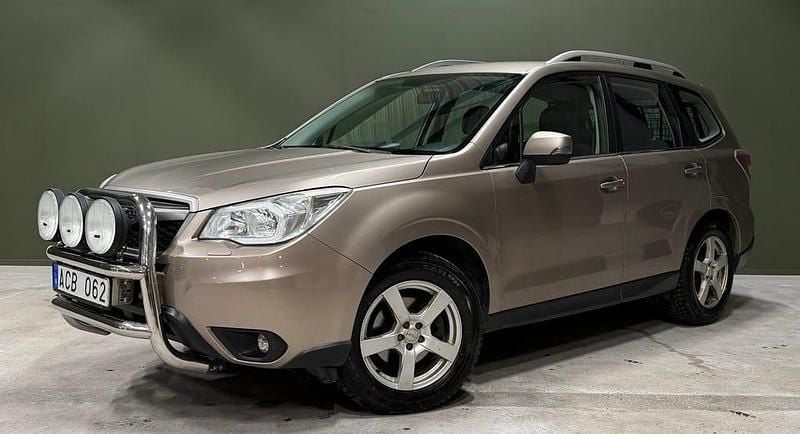 Brun Begagnad 2013 Subaru Forester SUV | 54 900 kr (Marknadspris) - Bild 1/4