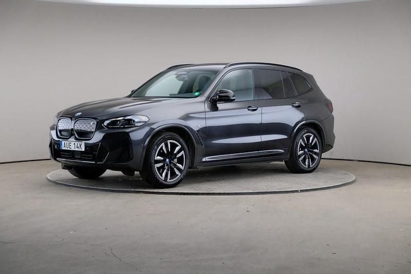 Grå Begagnad 2022 BMW iX3 M Sport SUV | 399 000 kr (Bra pris) - Bild 1/4