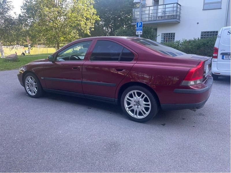 Röd Begagnad 2004 Volvo S60 Business Edition Sedan | 29 500 kr (Bra pris) - Bild 1/4