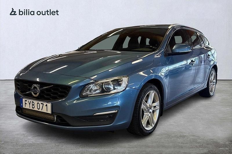 Blå Begagnad 2015 Volvo V60 Summum Kombi | 149 900 kr (Marknadspris) - Bild 1/3