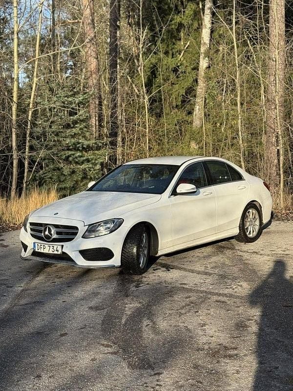 Begagnad 2015 Mercedes C220 AMG line Sedan | 192 000 kr (Bra pris) - Bild 1/4