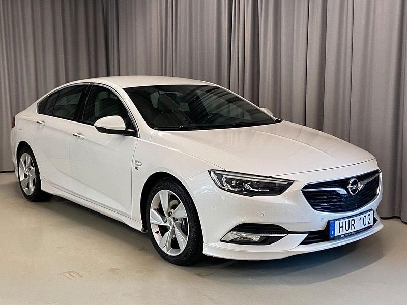 Vit Begagnad 2017 Opel Insignia Business Halvkombi | 189 900 kr (Bra pris) - Bild 1/3