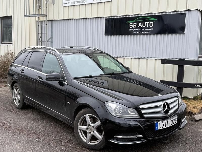 Begagnad Mercedes C220 Avantgarde 170 HK (125 kW) 2011 Svart Kombi