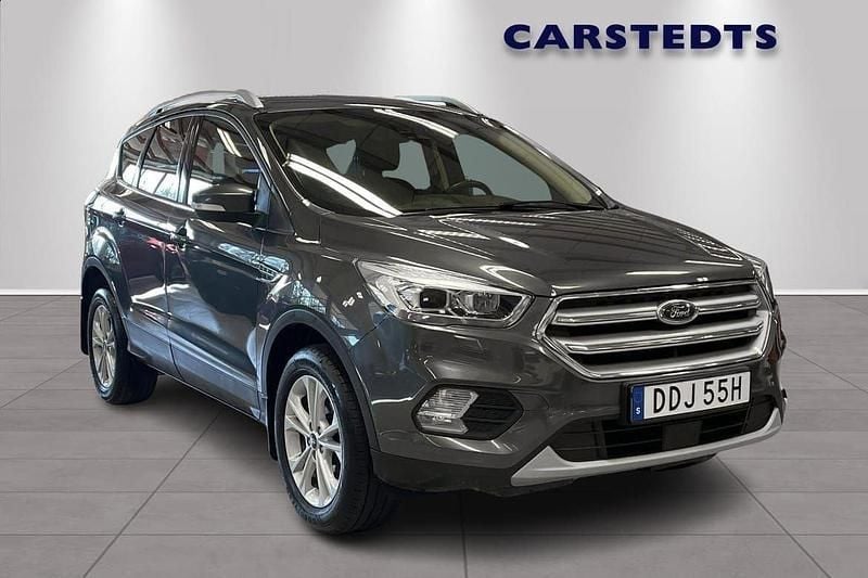 Grå Begagnad 2020 Ford Kuga Titanium SUV | 179 900 kr (Marknadspris) - Bild 1/4