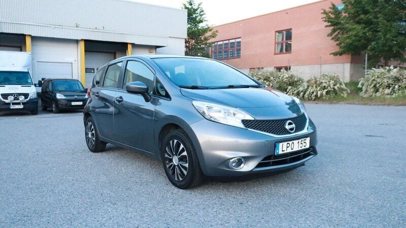 Grå Begagnad 2015 Nissan Note Minibuss | 64 700 kr (Marknadspris) - Bild 1/4