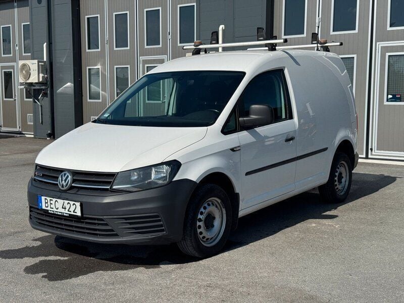 Vit Begagnad 2018 VW Caddy Minibuss | 124 900 kr (Marknadspris) - Bild 1/4