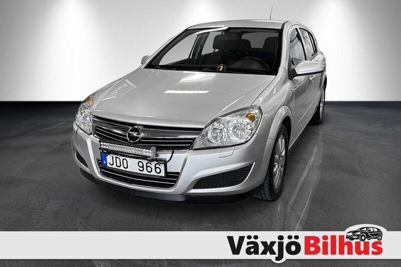 Grå Begagnad 2008 Opel Astra Halvkombi | 49 900 kr (Dyr) - Bild 1/4