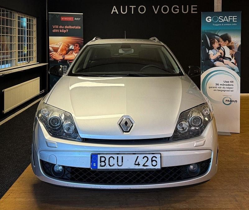 Silver Begagnad 2010 Renault Laguna GrandTour Kombi | 39 900 kr (Marknadspris) - Bild 1/4