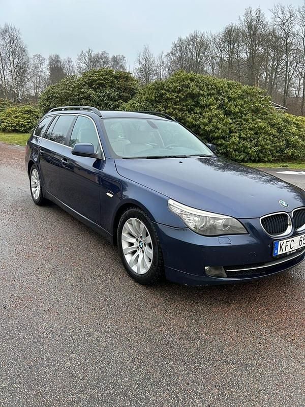 Begagnad 2010 BMW 520 Kombi | 43 000 kr (Superpris) - Bild 1/4