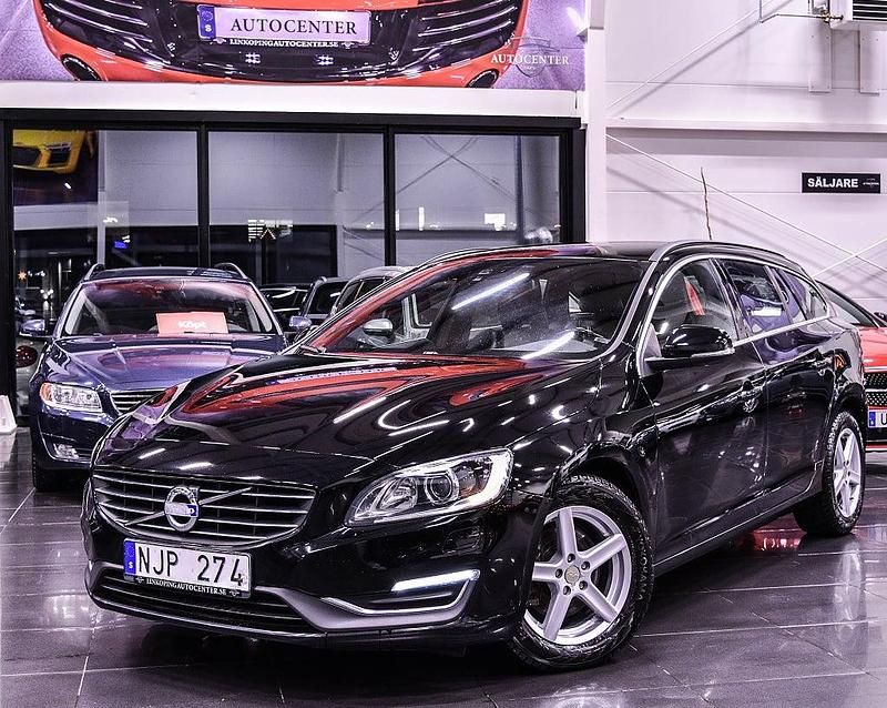Svart Begagnad 2013 Volvo V60 Kombi | 139 901 kr (Marknadspris) - Bild 1/4