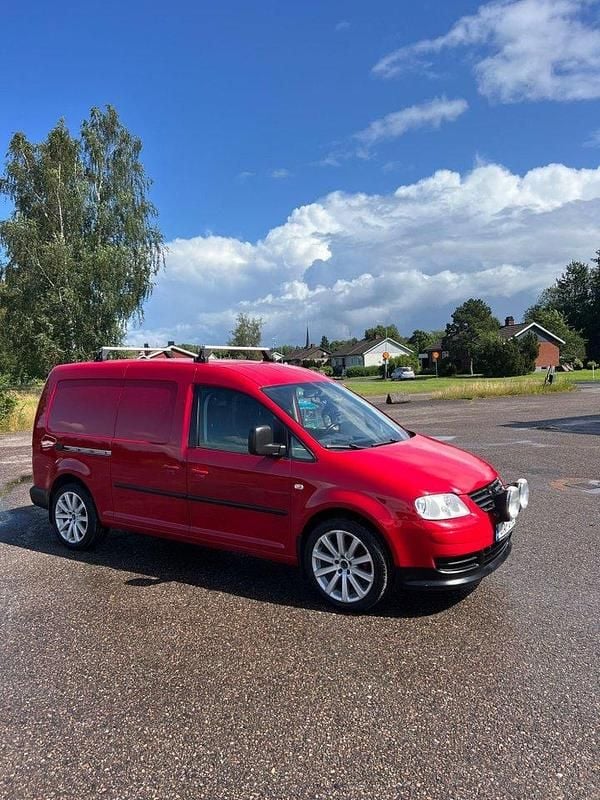 Röd Begagnad 2010 VW Caddy Maxi Minibuss | 29 990 kr (Bra pris) - Bild 1/4