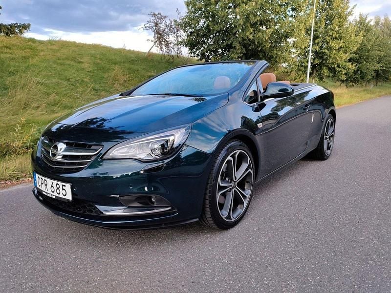 Grön (grönmetallic) Begagnad 2014 Opel Cascada Cab | 149 999 kr - Bild 1/4