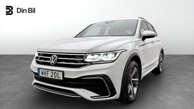 Vit Begagnad 2023 VW Tiguan R-line SUV | 389 500 kr (Marknadspris) - Bild 1/4