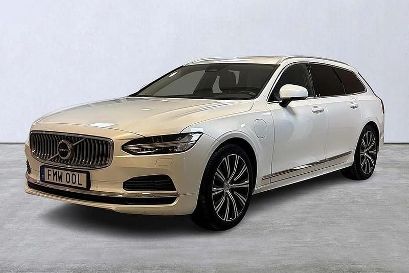Vit Begagnad 2022 Volvo V90 Core Kombi | 349 900 kr (Marknadspris) - Bild 1/4