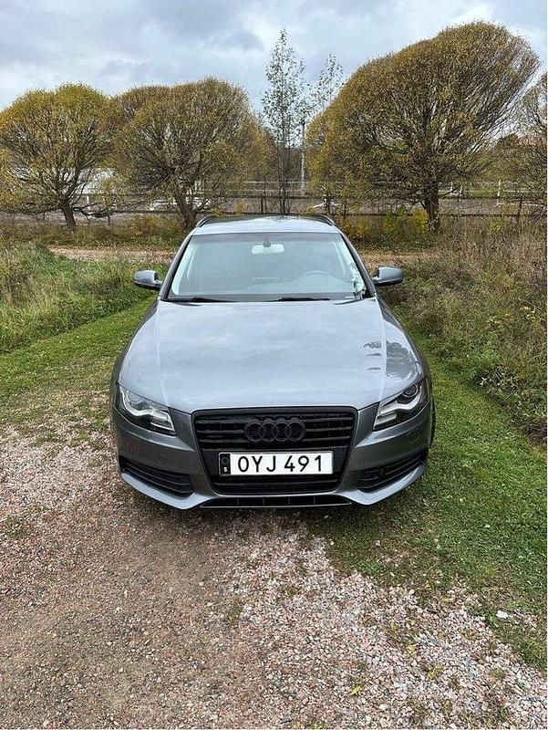 Grå Begagnad 2012 Audi A4 Kombi | 109 000 kr - Bild 1/4