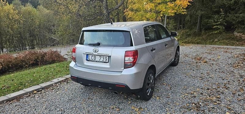 Silver Begagnad 2010 Toyota Urban Cruiser SUV | 28 900 kr (Bra pris) - Bild 1/4