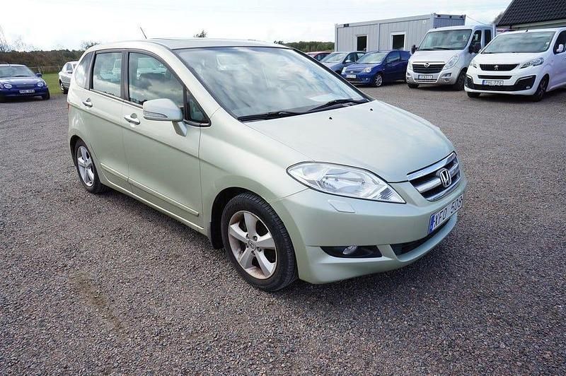 Begagnad Honda FR-V 150 HK (110 kW) 2006 Ljusgrön (grön metallic) Minibuss