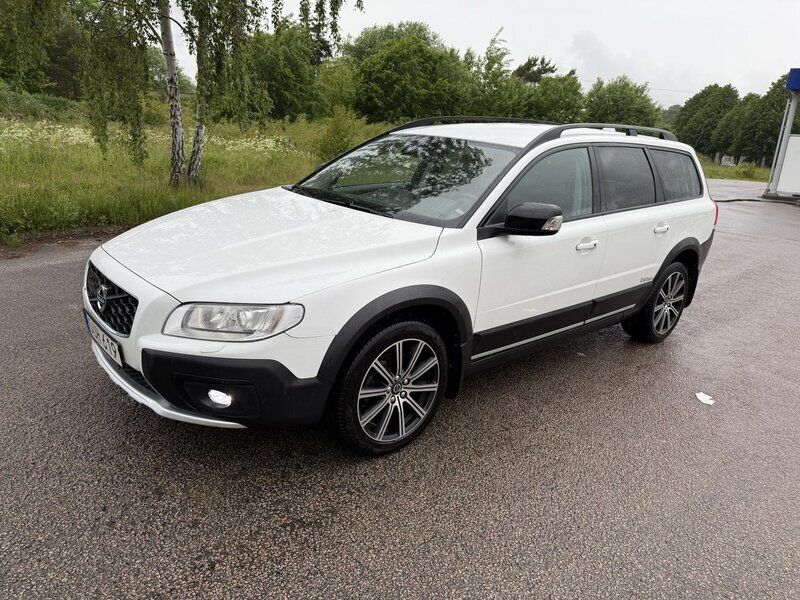 Vit Begagnad 2016 Volvo XC70 Momentum SUV | 199 500 kr (Marknadspris) - Bild 1/4