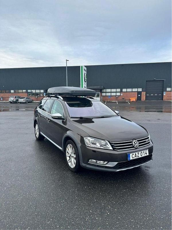 Brun Begagnad 2015 VW Passat Alltrack Kombi | 79 000 kr (Bra pris) - Bild 1/4