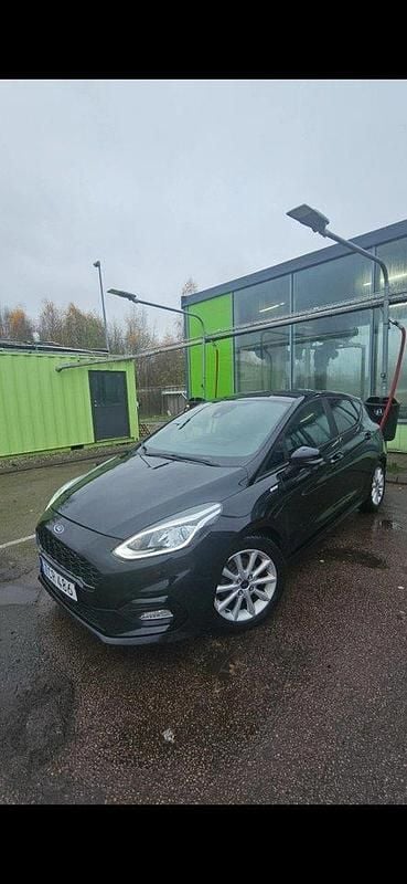 Svart Begagnad 2018 Ford Fiesta ST-Line Halvkombi | 129 000 kr - Bild 1/4