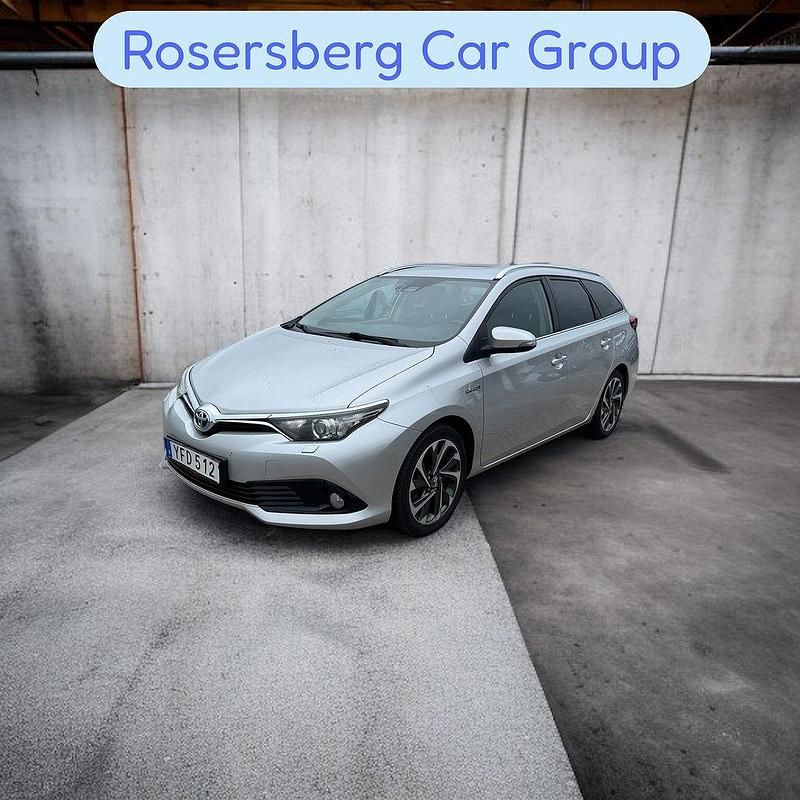 Silver Begagnad 2016 Toyota Auris Touring Sports Active Kombi | 129 875 kr (Marknadspris) - Bild 1/4