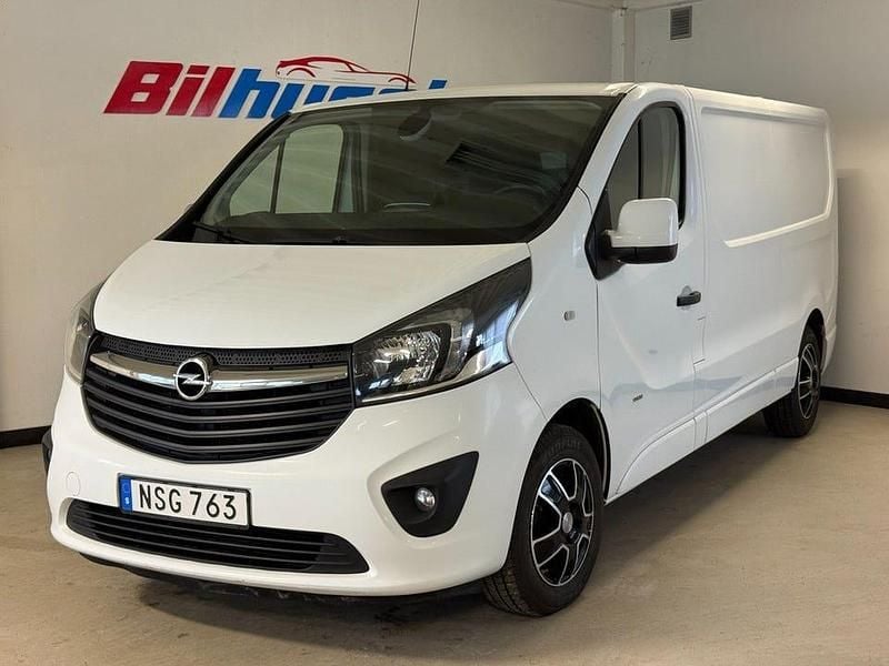 Vit Begagnad 2015 Opel Vivaro Minibuss | 99 900 kr (Marknadspris) - Bild 1/4