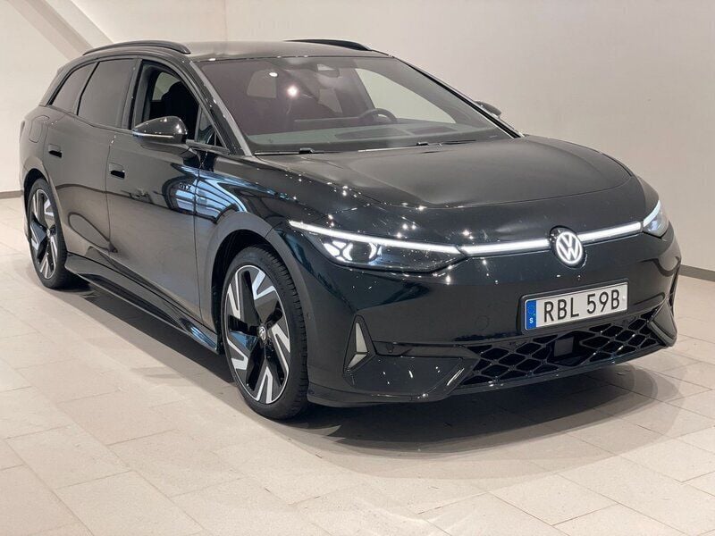 Svart Begagnad 2025 VW ID.7 GTX Kombi | 579 900 kr (Bra pris) - Bild 1/4