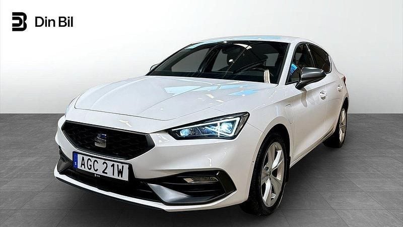 Vit Begagnad 2021 Seat Leon FR Kombi | 184 900 kr (Superpris) - Bild 1/4