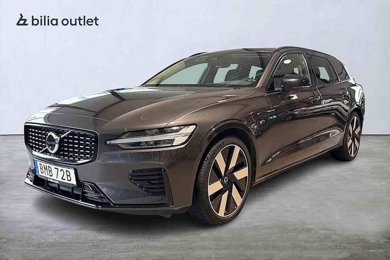 Grå Begagnad 2023 Volvo V60 Ultimate Kombi | 479 900 kr - Bild 1/1