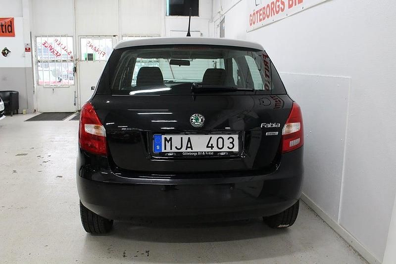 Begagnad Skoda Fabia Elegance 86 HK (63 kW) 2012 Svartmet Halvkombi