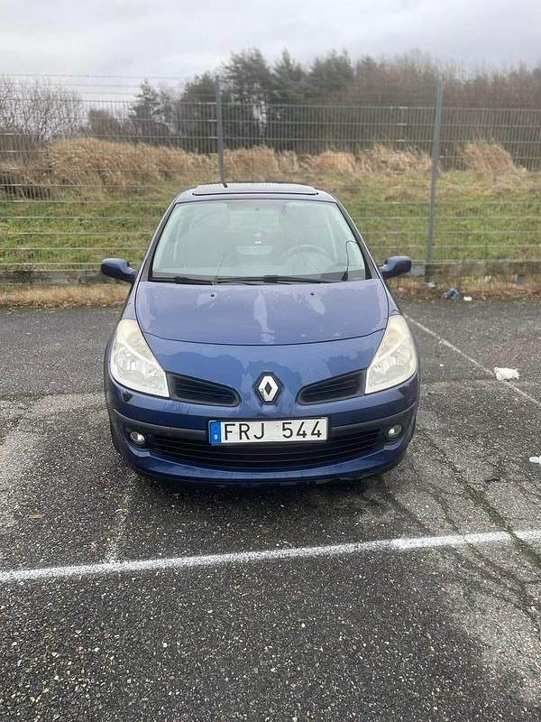 Begagnad Renault Clio R.S. 98 HK (72 kW) 2007 Halvkombi