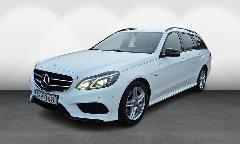 Vit Begagnad 2016 Mercedes E220 AMG Kombi | 199 000 kr (Marknadspris) - Bild 1/4