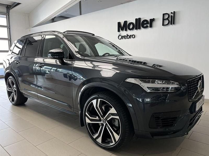 Grå Begagnad 2021 Volvo XC90 SUV | 599 000 kr (Marknadspris) - Bild 1/4