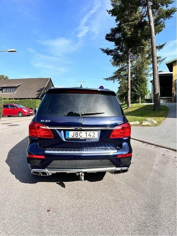 Blå Begagnad 2015 Mercedes GL63 AMG AMG SUV | 399 000 kr - Bild 1/4