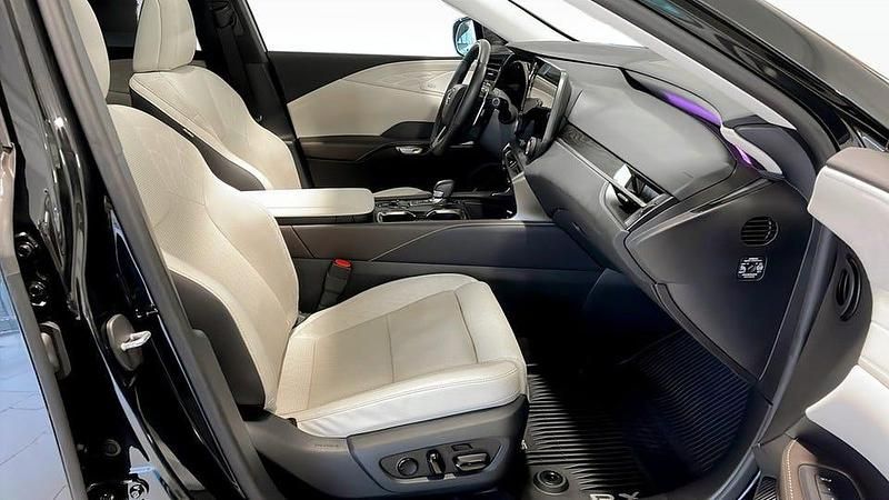 Begagnad Lexus RX450h+ Luxury Line 309 HK (227 kW) 2023 Svart SUV