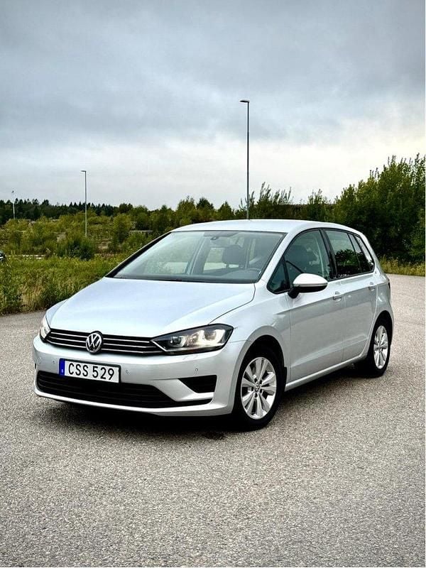 Silver Begagnad 2015 VW Golf VII Halvkombi | 89 000 kr (Bra pris) - Bild 1/4