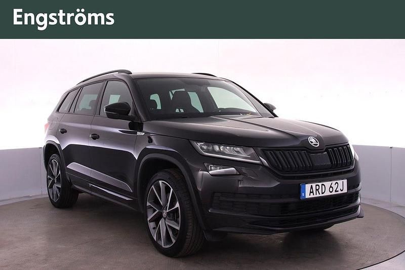 Svart (vit) Begagnad 2019 Skoda Kodiaq SportLine SUV | 339 000 kr (Lite dyr) - Bild 1/4