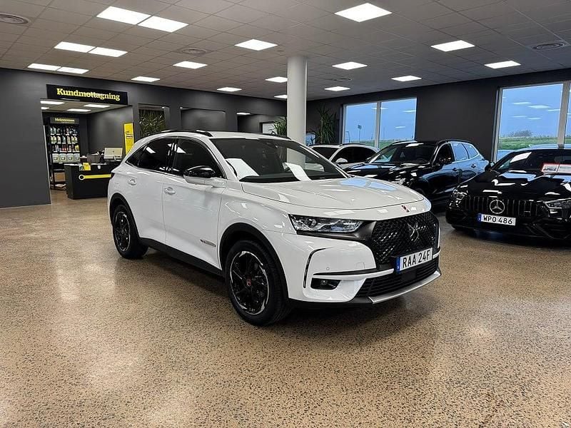 Vit Begagnad 2022 DS Automobiles DS7 Crossback Performance SUV | 249 900 kr (Superpris) - Bild 1/4