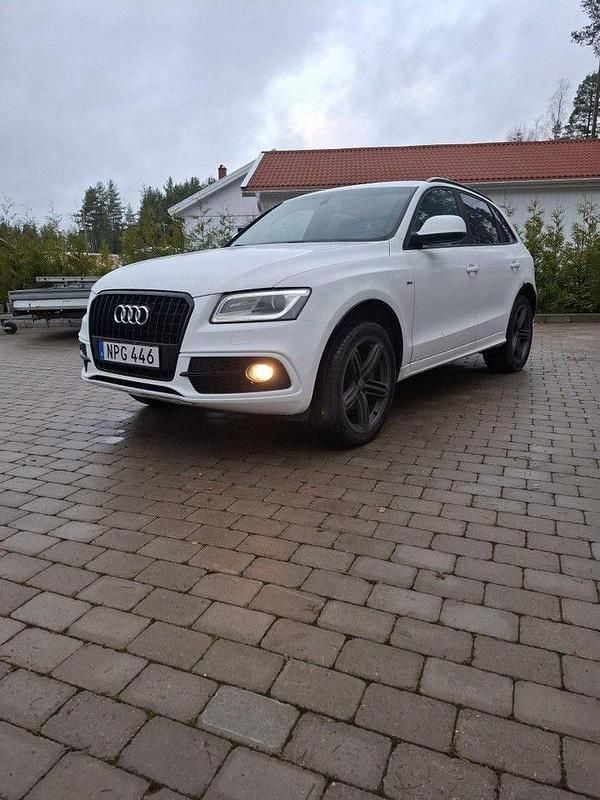 Vit Begagnad 2013 Audi Q5 Design SUV | 100 000 kr (Bra pris) - Bild 1/4