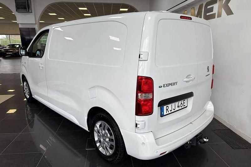 Begagnad Peugeot e-Expert 100 kW (136 HK) 2022 Vit Van