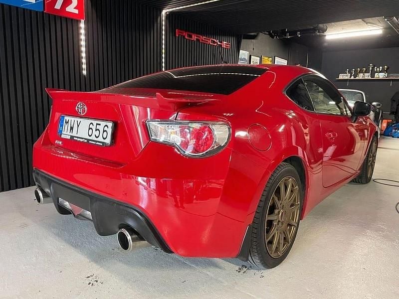 Begagnad Toyota GT86 GT 200 HK (147 kW) 2012 Röd Sportkupé
