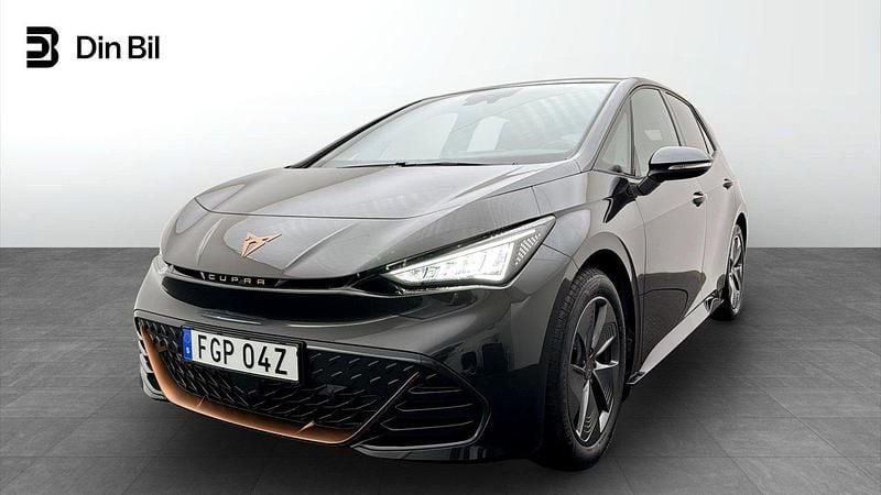 Mörkgrå Begagnad 2024 Cupra Born Halvkombi | 299 900 kr (Marknadspris) - Bild 1/4