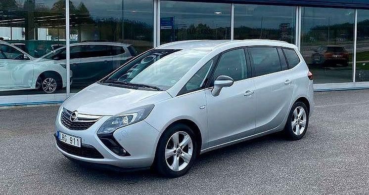 Grå Begagnad 2012 Opel Zafira Tourer Business Minibuss | 89 500 kr (Marknadspris) - Bild 1/4