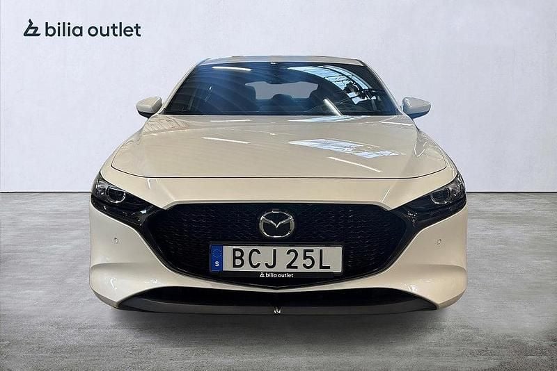 Begagnad Mazda 3 Inclusive 180 HK (132 kW) 2019 Vit Halvkombi