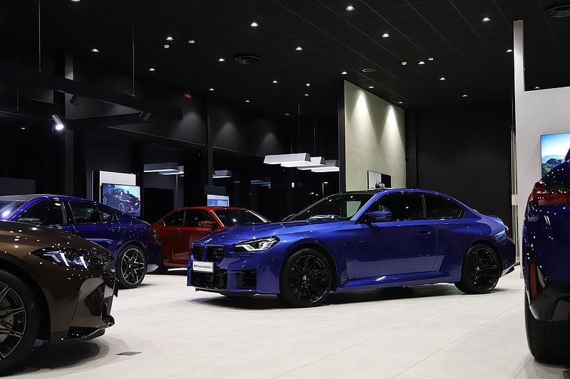 Begagnad BMW M2 Comfort Edition 480 HK (353 kW) 2024 Blå Sportkupé